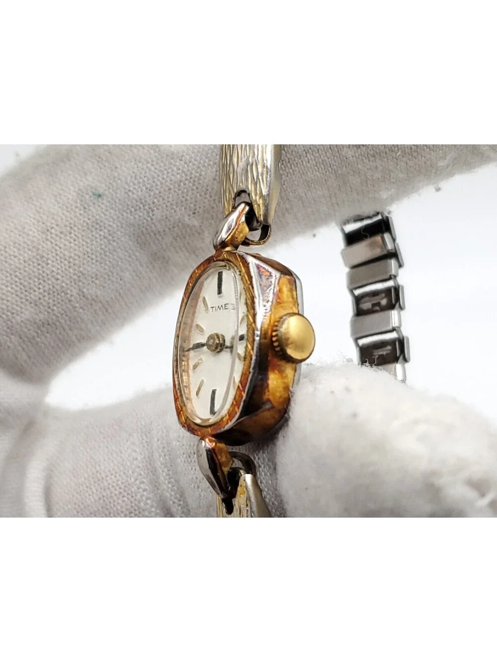 Vintage Mechanical Womens Timex Watch For Parts Or Repair
